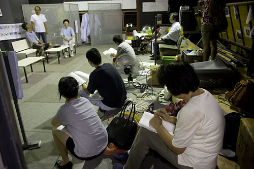 劇団からっかぜ　けむりがめにしみる